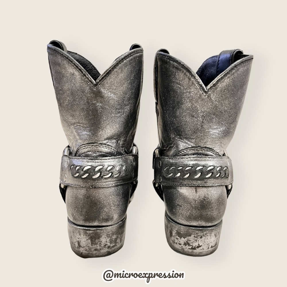 $429 Frye Billy Metallic Silver Chain Black Leather Cowboy Motorcycle Ankle Boot - Picture 13 of 16